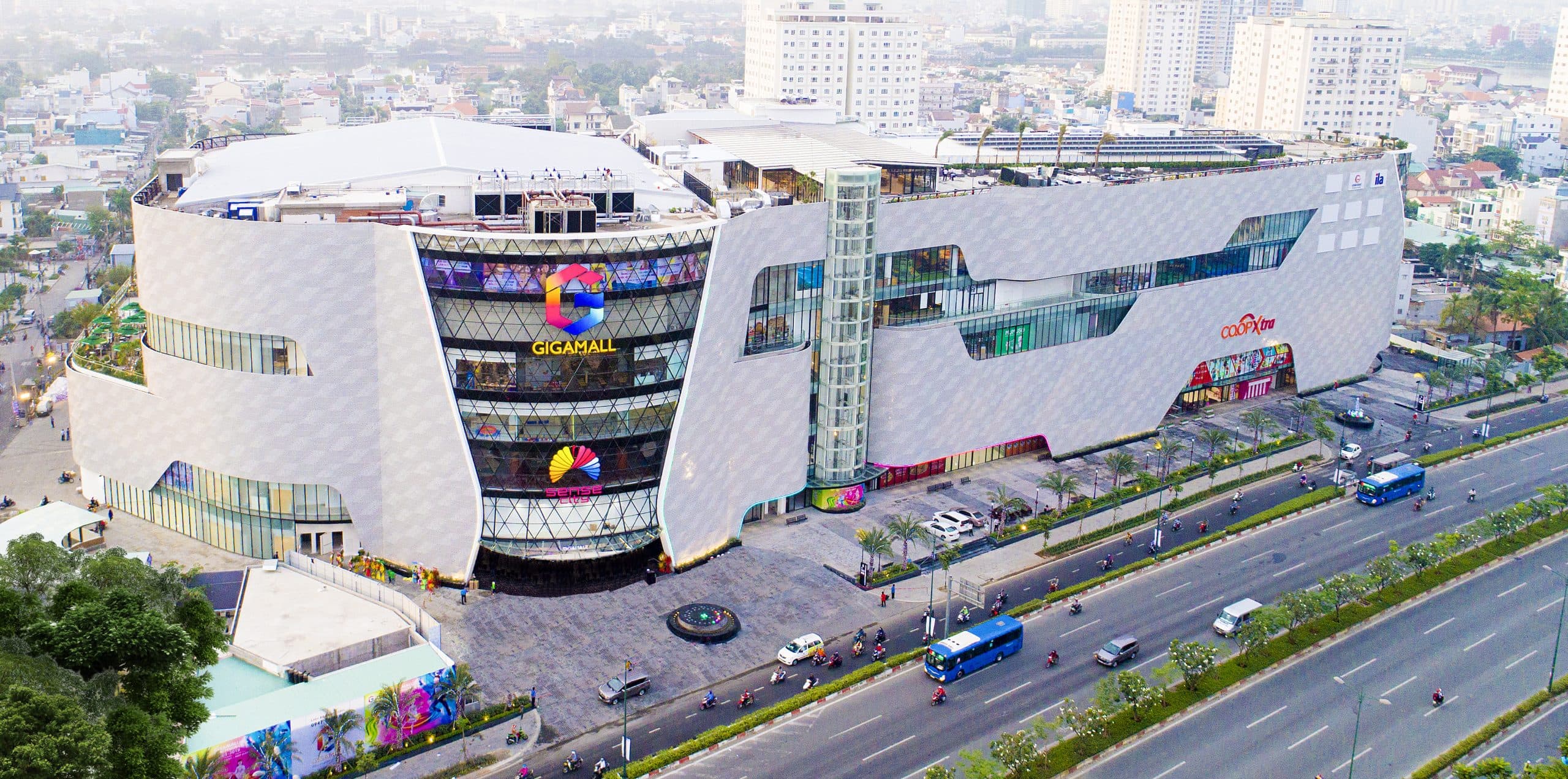 Mua sắm và giải trí tại Gigamall - Hoạt động du lịch tại Thủ Đức